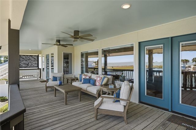 9 Albatross Road, Rockport, TX 78382