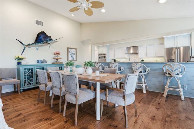 9 Albatross Road, Rockport, TX 78382