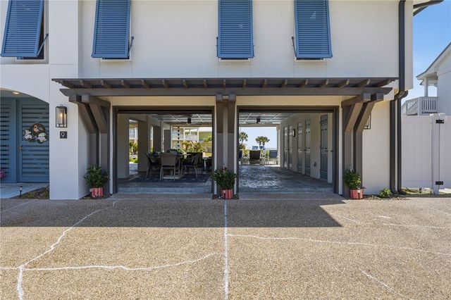 9 Albatross Road, Rockport, TX 78382