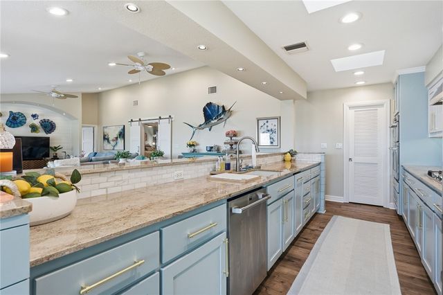 9 Albatross Road, Rockport, TX 78382