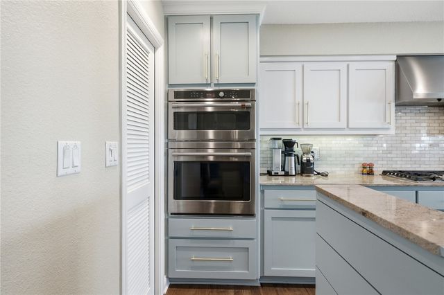 9 Albatross Road, Rockport, TX 78382