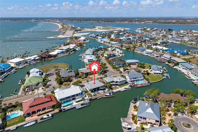 9 Albatross Road, Rockport, TX 78382