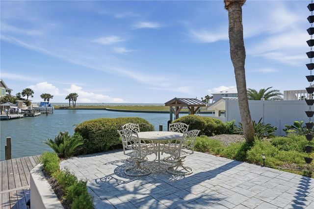 9 Albatross Road, Rockport, TX 78382