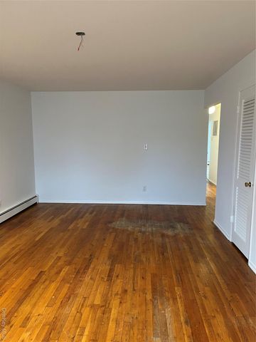 429 E Park Avenue First Level, Long Beach, NY 11561