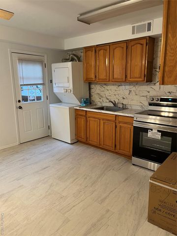 429 E Park Avenue First Level, Long Beach, NY 11561