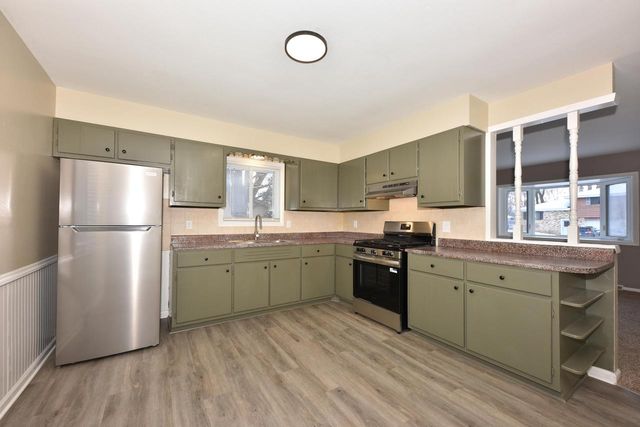 1010 Sunset Ridge DRIVE W, West Bend, WI 53090