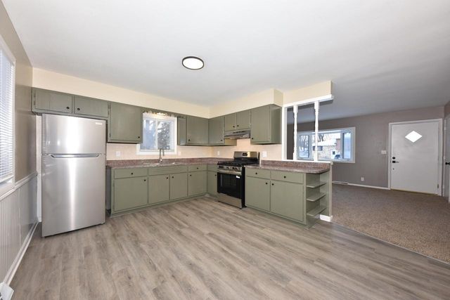 1010 Sunset Ridge DRIVE W, West Bend, WI 53090