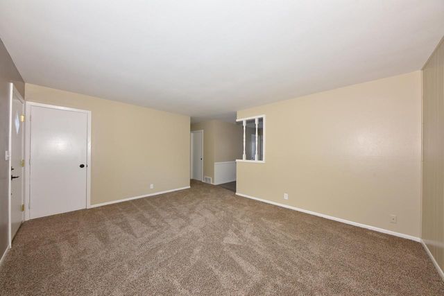 1010 Sunset Ridge DRIVE W, West Bend, WI 53090