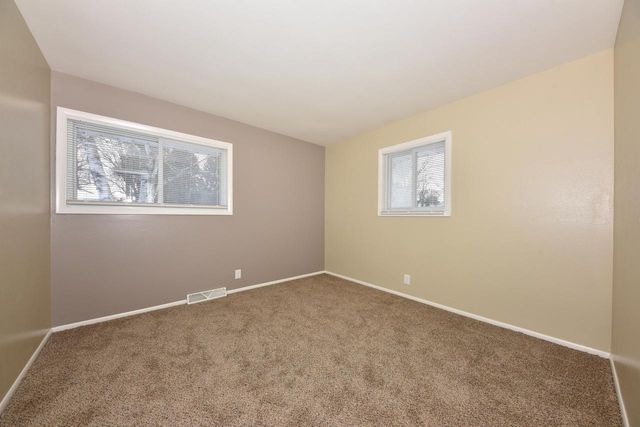 1010 Sunset Ridge DRIVE W, West Bend, WI 53090