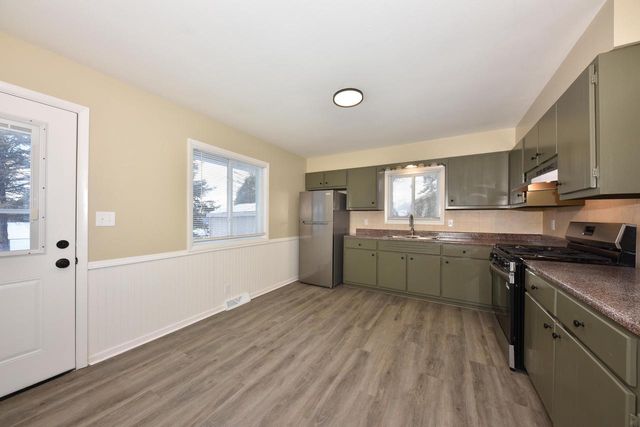 1010 Sunset Ridge DRIVE W, West Bend, WI 53090