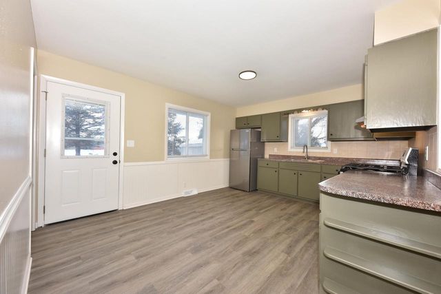 1010 Sunset Ridge DRIVE W, West Bend, WI 53090