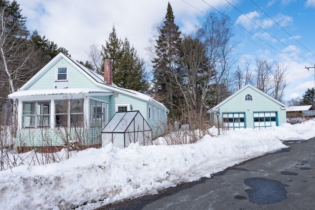 6 Burrows Turnpike Rd., Bernardston, MA 01337