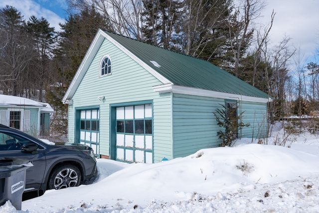 6 Burrows Turnpike Rd., Bernardston, MA 01337