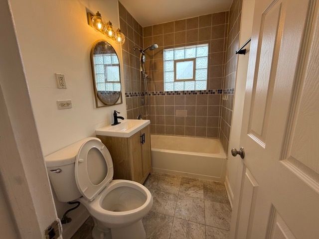 4304 S Christiana Avenue, Chicago, IL 60632