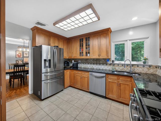 22 Gail Drive, New City, NY 10956