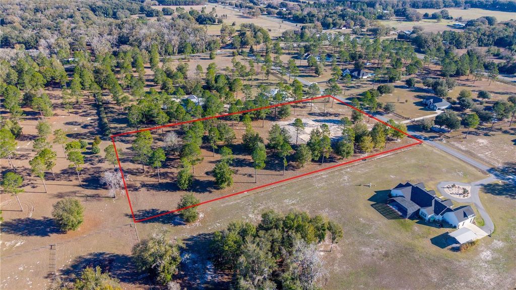 Image 14 of property listing at 280 SW MARYNICK DRIVE, High Springs, FL 32643