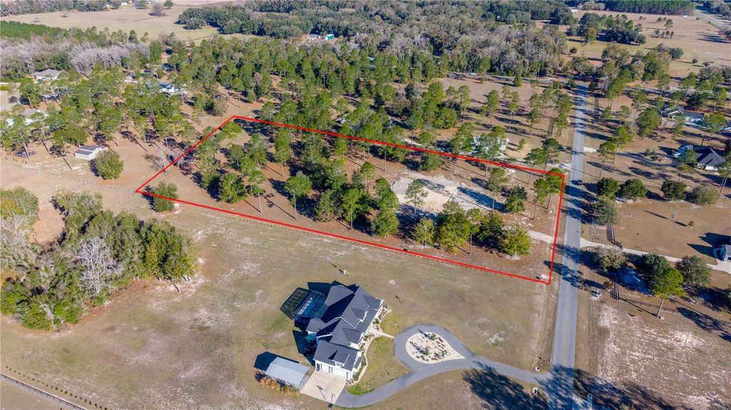 Image 15 of property listing at 280 SW MARYNICK DRIVE, High Springs, FL 32643