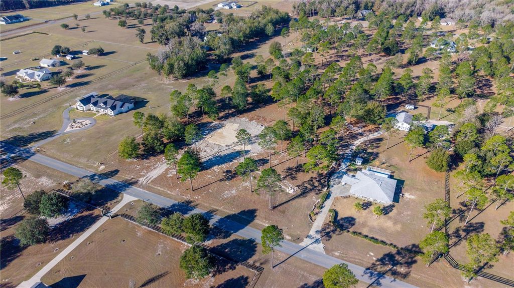 Image 6 of property listing at 280 SW MARYNICK DRIVE, High Springs, FL 32643