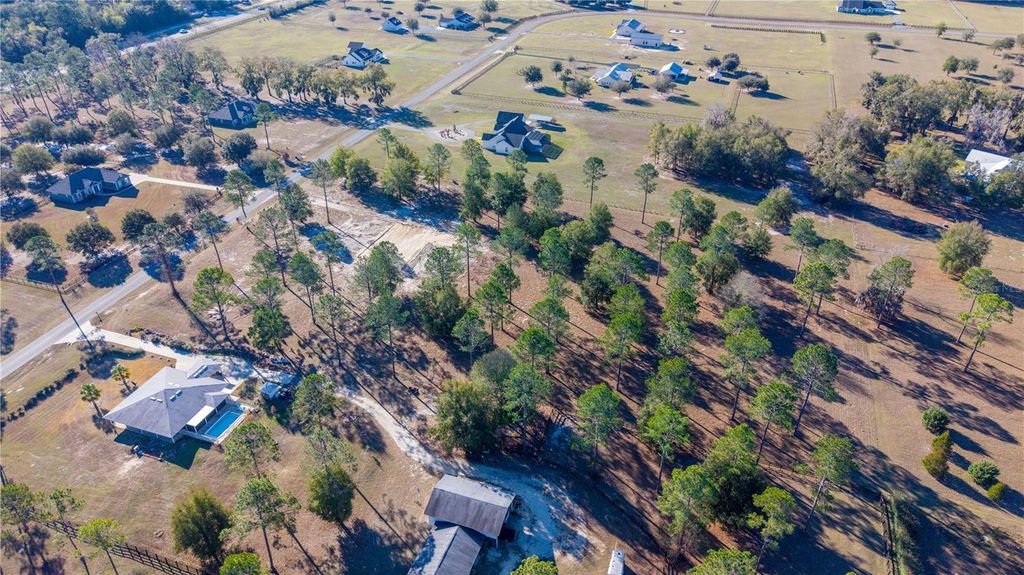 Image 9 of property listing at 280 SW MARYNICK DRIVE, High Springs, FL 32643