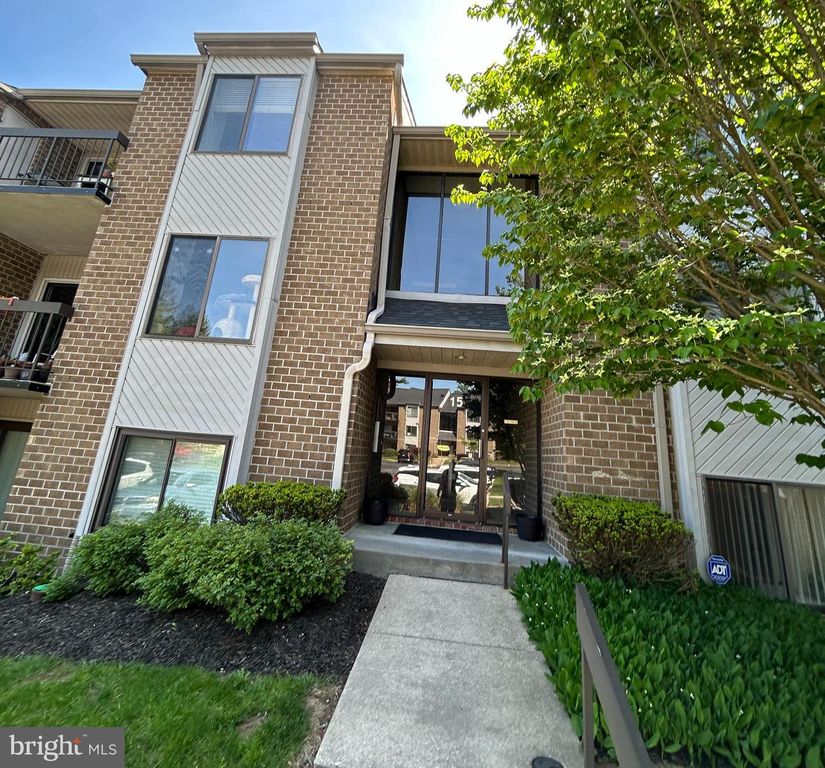 15 GLENAMOY CT #202, Lutherville Timonium, MD 21093