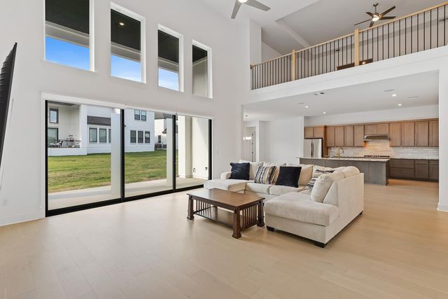 2217 Sondrio BND, Leander, TX 78641