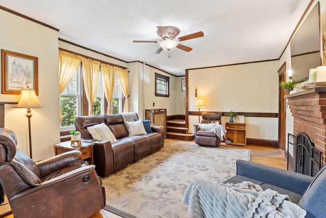 11 Wakefield St, Worcester, MA 01605