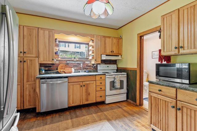 11 Wakefield St, Worcester, MA 01605