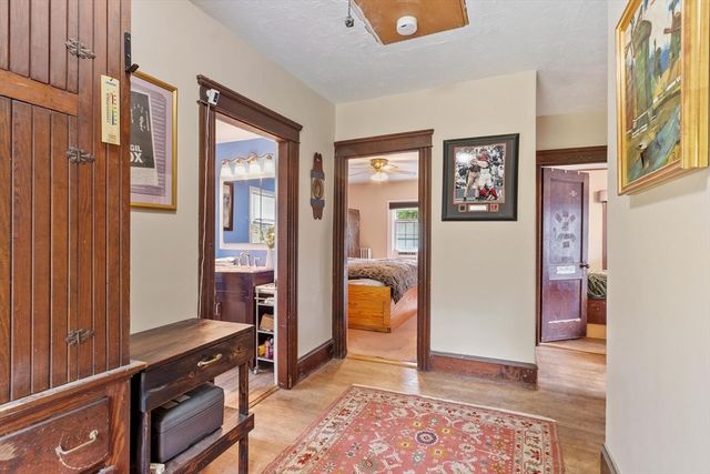 11 Wakefield St, Worcester, MA 01605