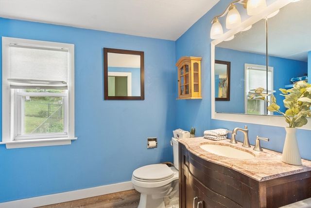 11 Wakefield St, Worcester, MA 01605