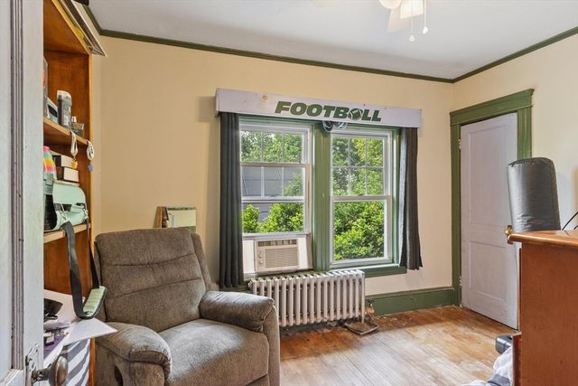 11 Wakefield St, Worcester, MA 01605