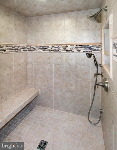 5503 WILLOW VALLEY RD, Clifton, VA 20124