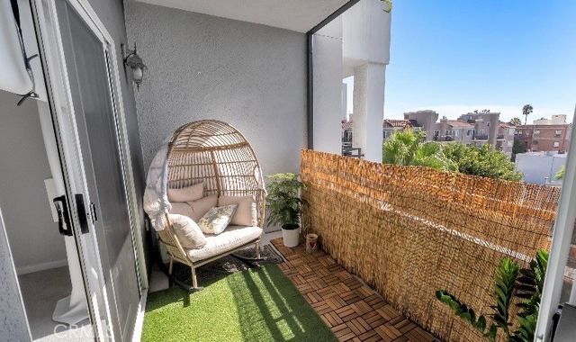 838 Pine Avenue 409, Long Beach, CA 90813
