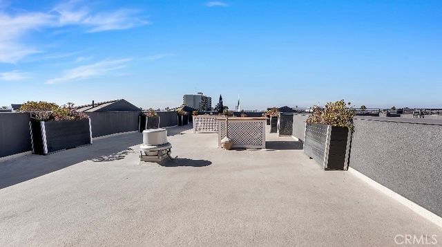 838 Pine Avenue 409, Long Beach, CA 90813