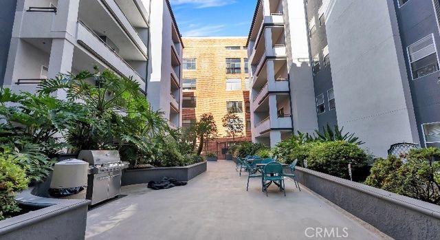 838 Pine Avenue 409, Long Beach, CA 90813