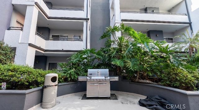 838 Pine Avenue 409, Long Beach, CA 90813