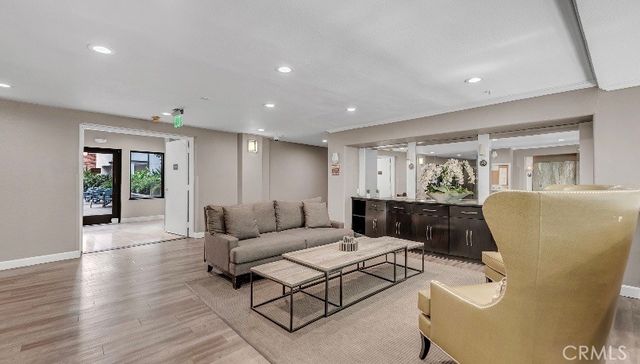 838 Pine Avenue 409, Long Beach, CA 90813