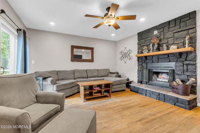 516 Declaration Lane, Jackson, NJ 08527