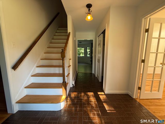 40 Horse Stable Circle, Shelton, CT 06484