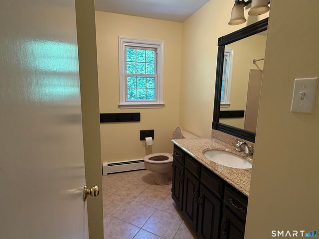 40 Horse Stable Circle, Shelton, CT 06484