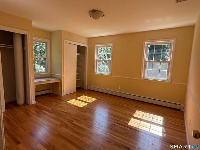 40 Horse Stable Circle, Shelton, CT 06484