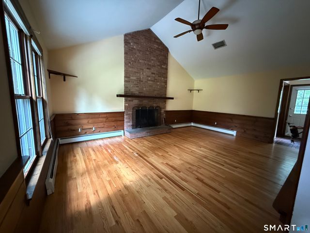 40 Horse Stable Circle, Shelton, CT 06484