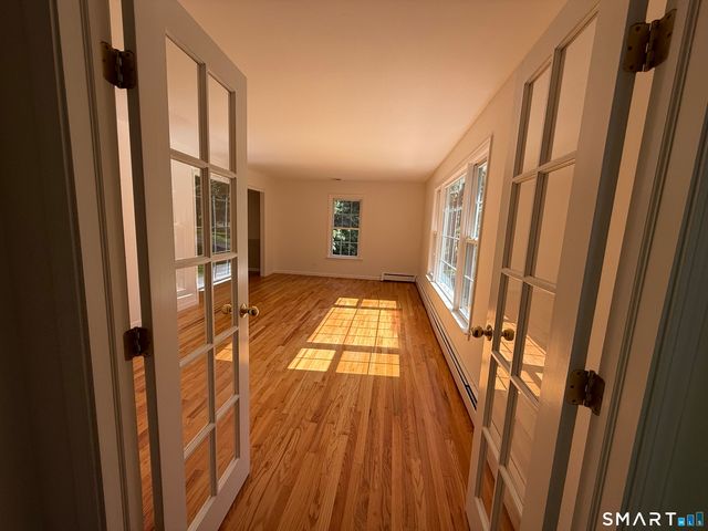 40 Horse Stable Circle, Shelton, CT 06484