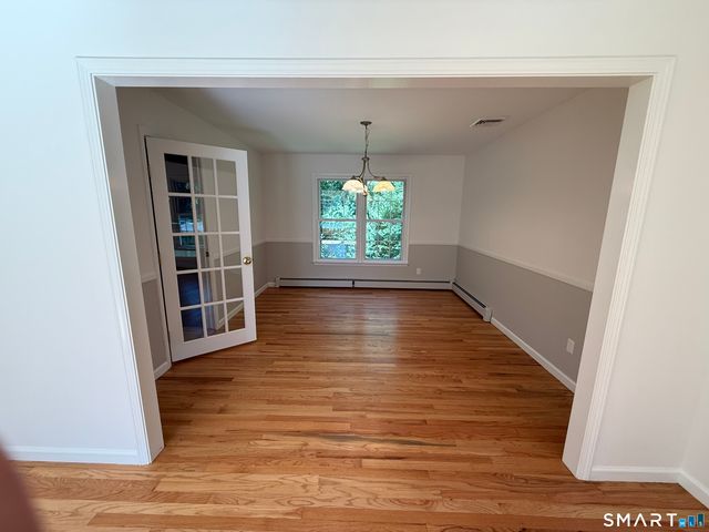 40 Horse Stable Circle, Shelton, CT 06484
