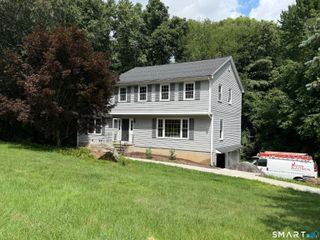 40 Horse Stable Circle, Shelton, CT 06484