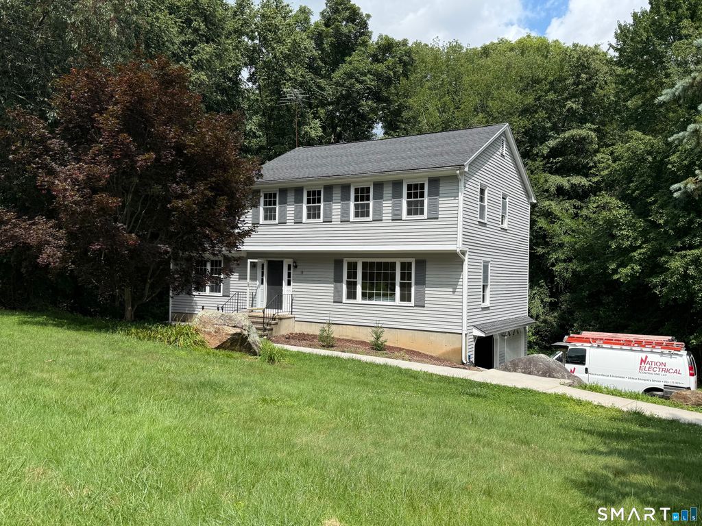 40 Horse Stable Circle, Shelton, CT 06484