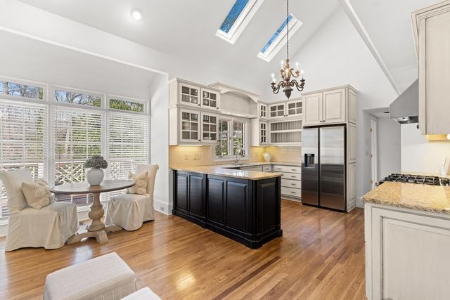 472 Ivy Park Lane NE, Atlanta, GA 30342