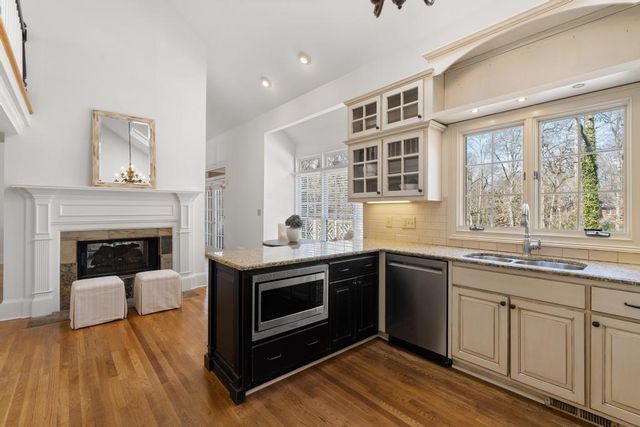 472 Ivy Park Lane NE, Atlanta, GA 30342