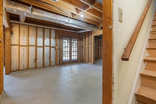 472 Ivy Park Lane NE, Atlanta, GA 30342