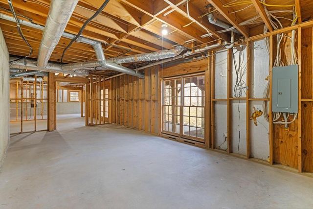 472 Ivy Park Lane NE, Atlanta, GA 30342