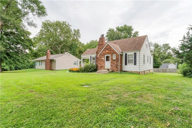 211 NE 82 Terrace, Kansas City, MO 64118